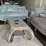 Chic City Stay In 4 Bed Penthouse In Midtown Compound, Auc