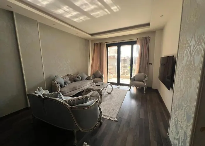 Chic City Stay In 4 Bed Penthouse In Midtown Compound, Auc