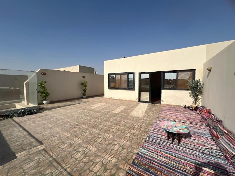 Apartment Chic In 4 Bed Penthouse In Midtown Compound, Auc *