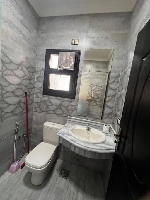 Chic In 4 Bed Penthouse In Midtown Compound, Auc Cairo