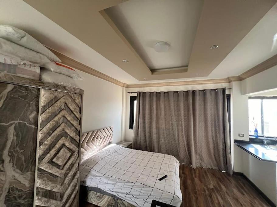 Chic In 4 Bed Penthouse In Midtown Compound, Auc Apartment