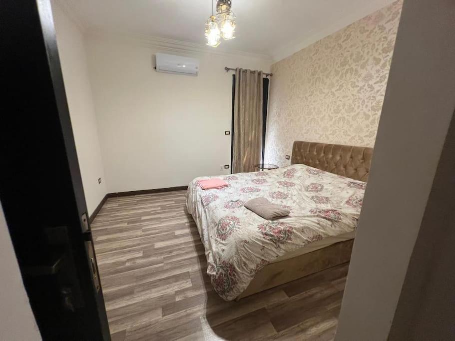 Chic In 4 Bed Penthouse In Midtown Compound, Auc Apartment Cairo