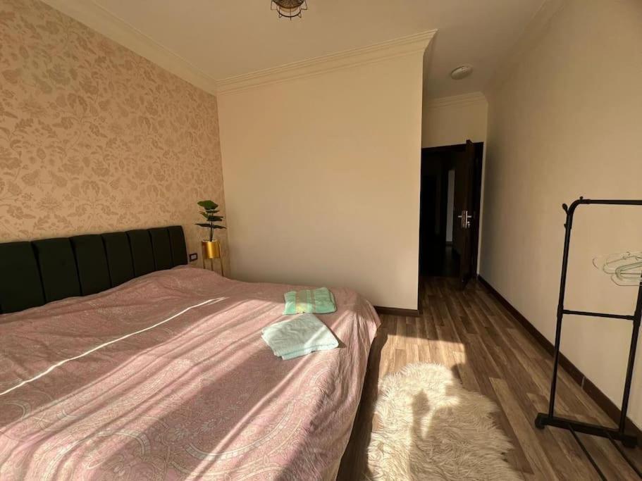 Chic In 4 Bed Penthouse In Midtown Compound, Auc * Cairo